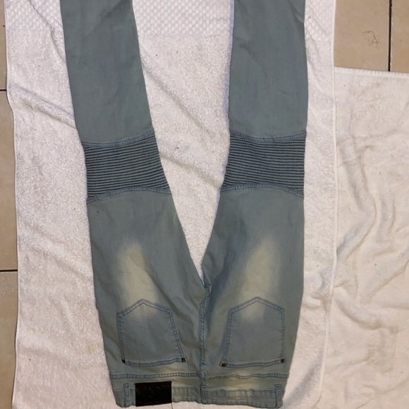 2 pair of y&r jeans - Picture 4 of 4